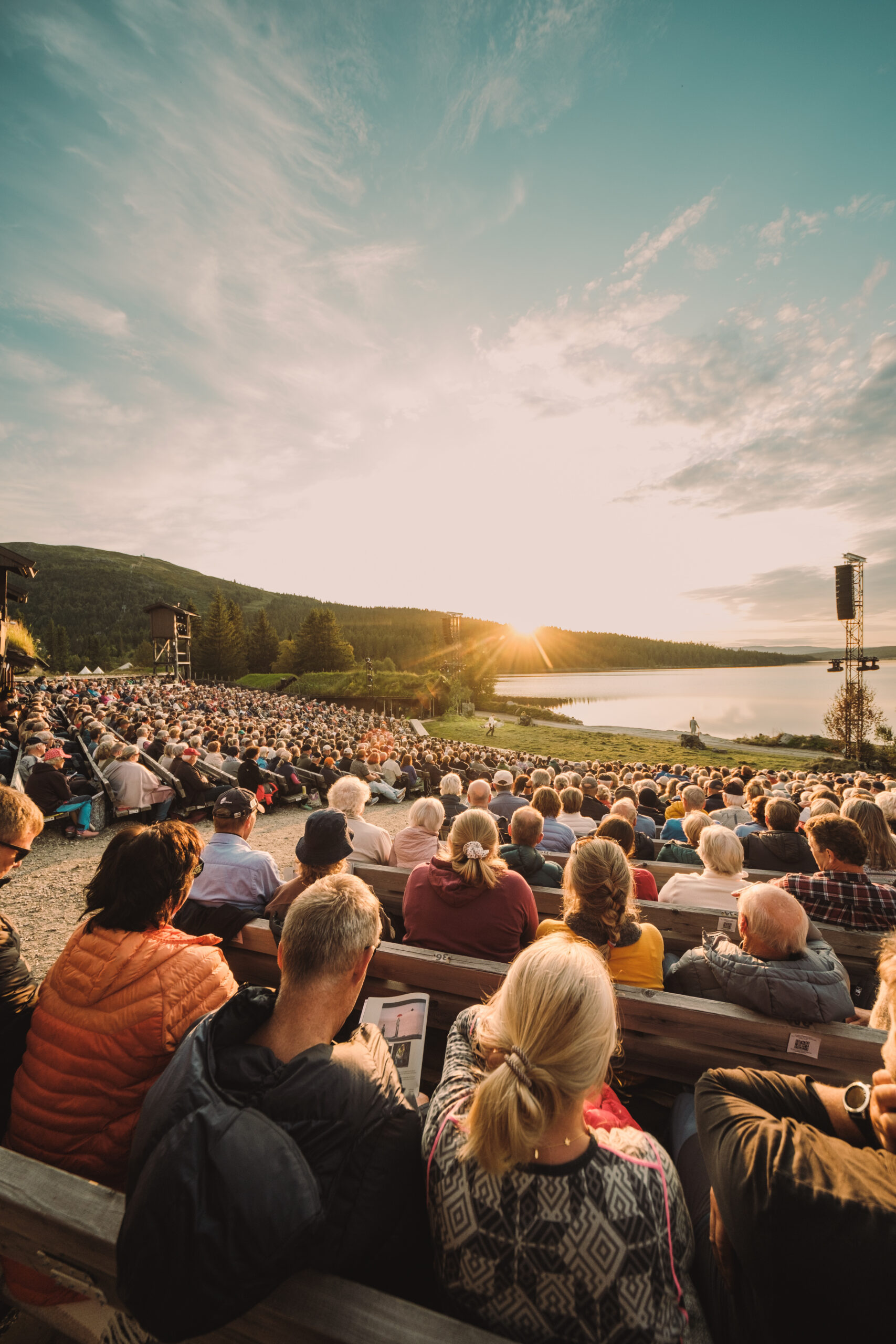 Publikum teaterforestilling Peer Gynt på Gålå